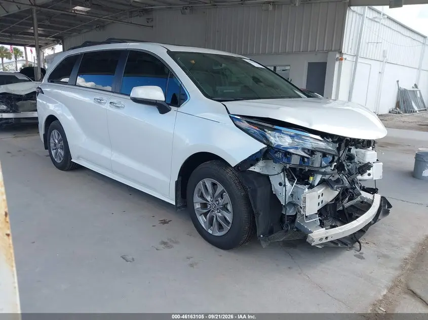 2025 Toyota Sienna XLE