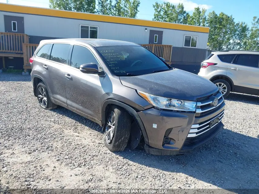 2017 Toyota Highlander Le/Le Plus