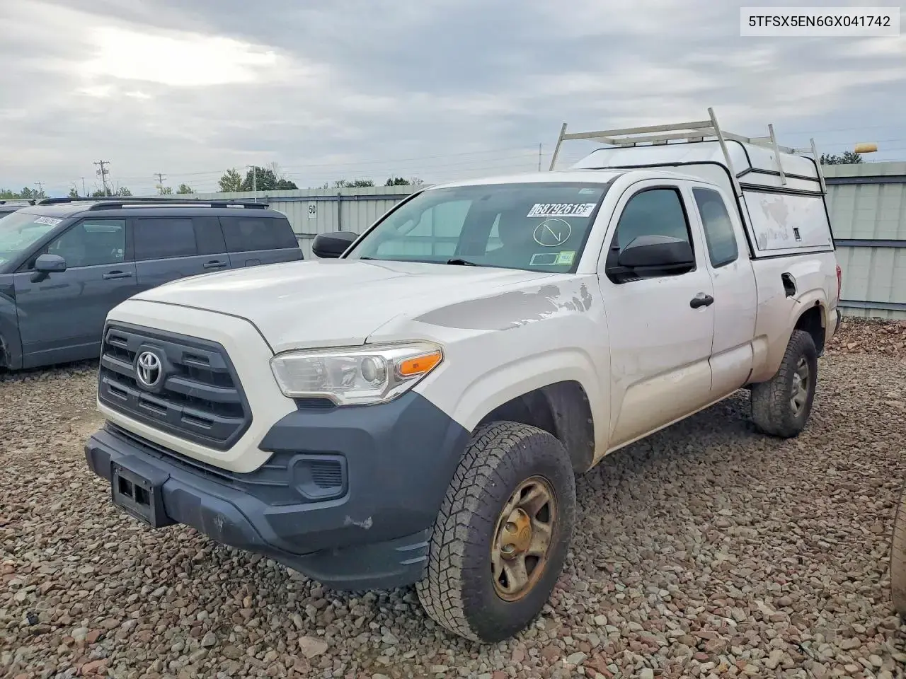 2016 Toyota Tacoma SR