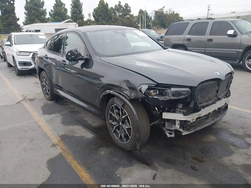 2025 BMW X4 xDrive30i