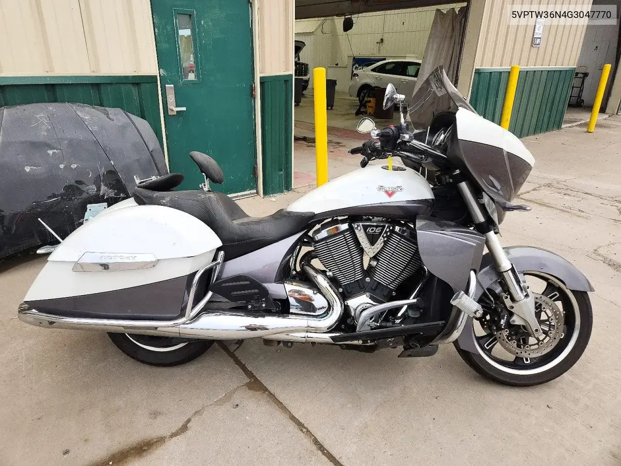 2016 Victory Motorcycles Cross Country Tour