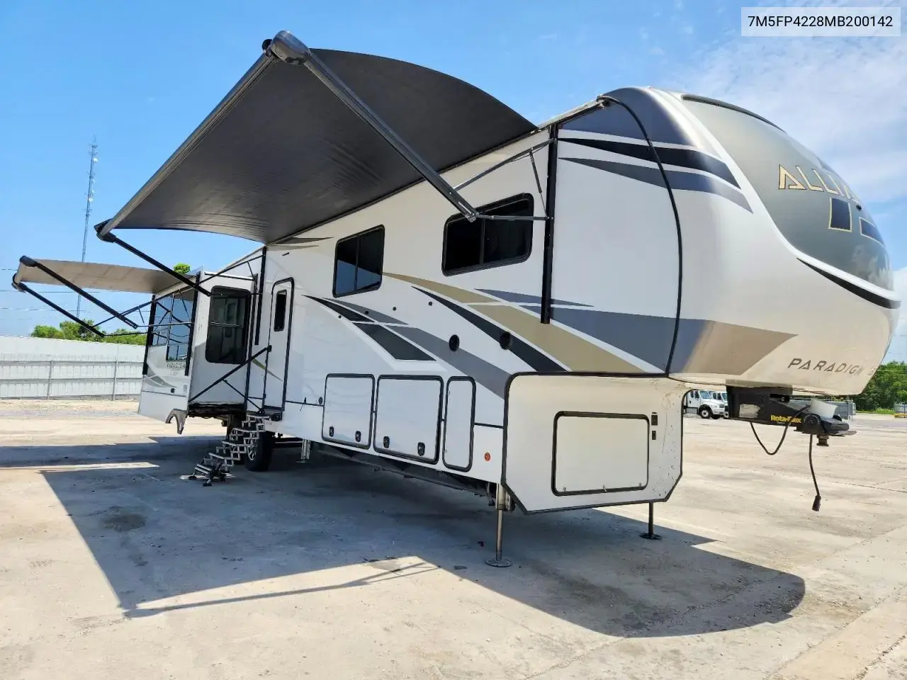 2022 Alliance Paradigm Camper