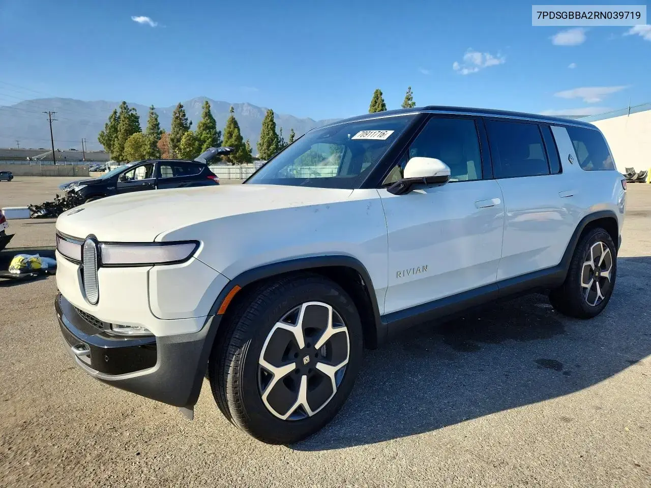 2024 Rivian R1S Adventure