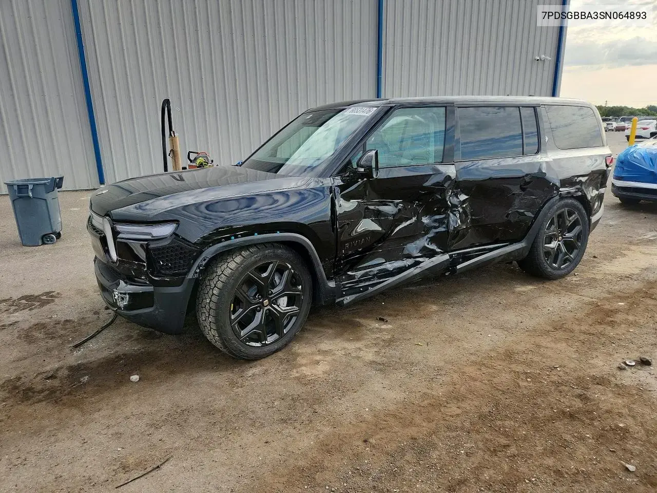 2025 Rivian R1S Adventure