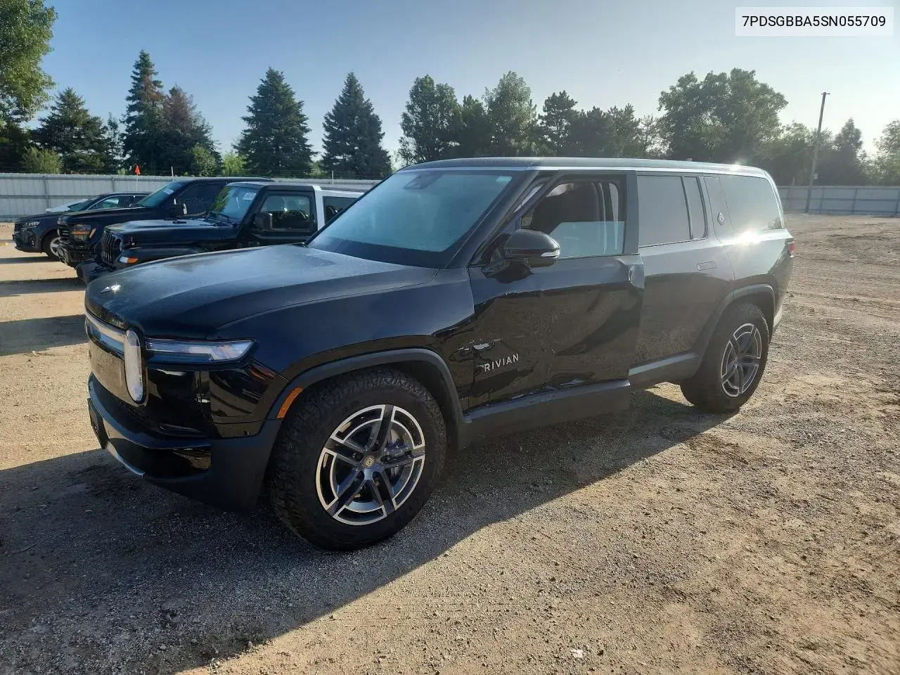 2025 Rivian R1S Adventure