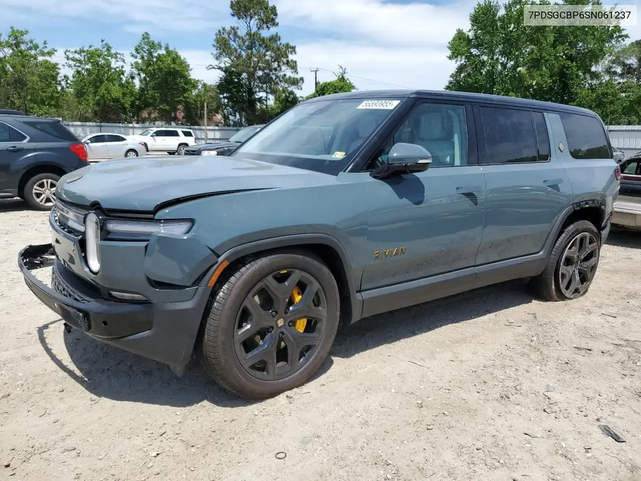 2025 Rivian R1S Premium
