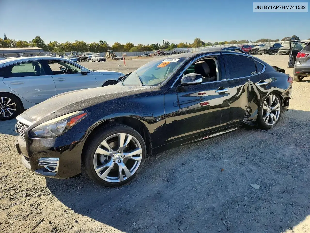 2017 Infiniti Q70 3.7