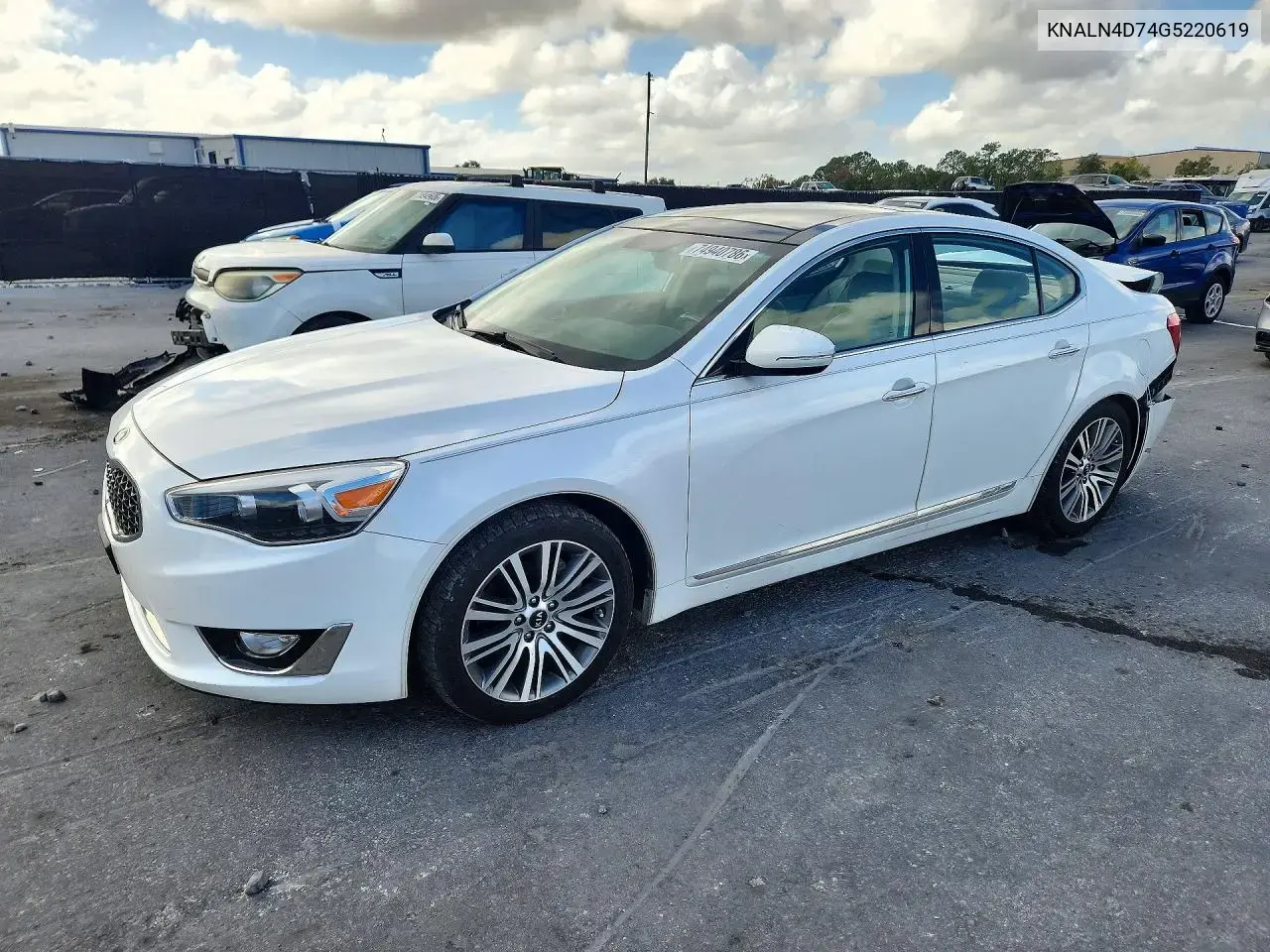 2016 Kia Cadenza