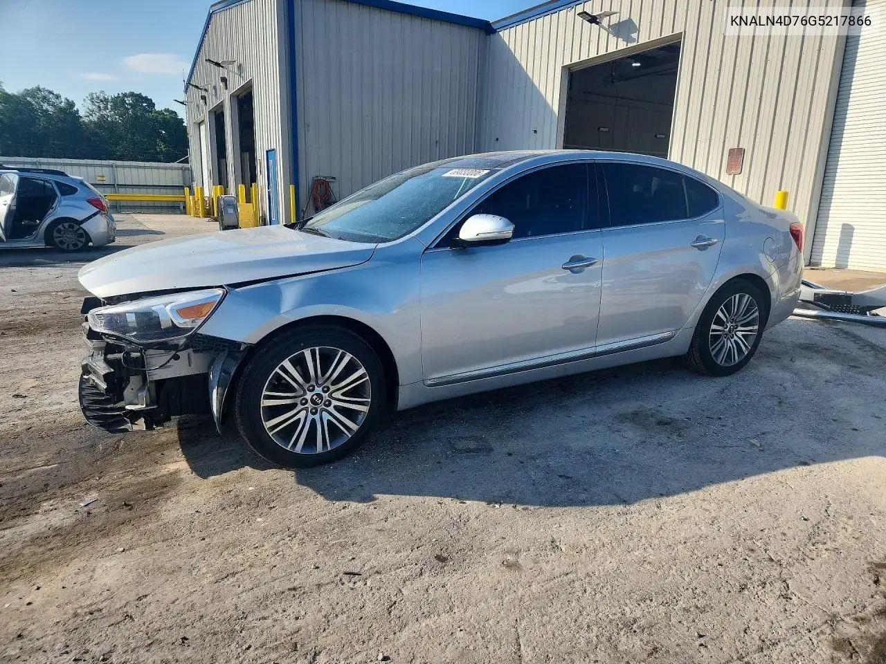 2016 Kia Cadenza Luxury