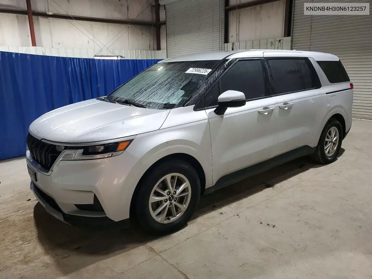 2022 Kia Carnival LX