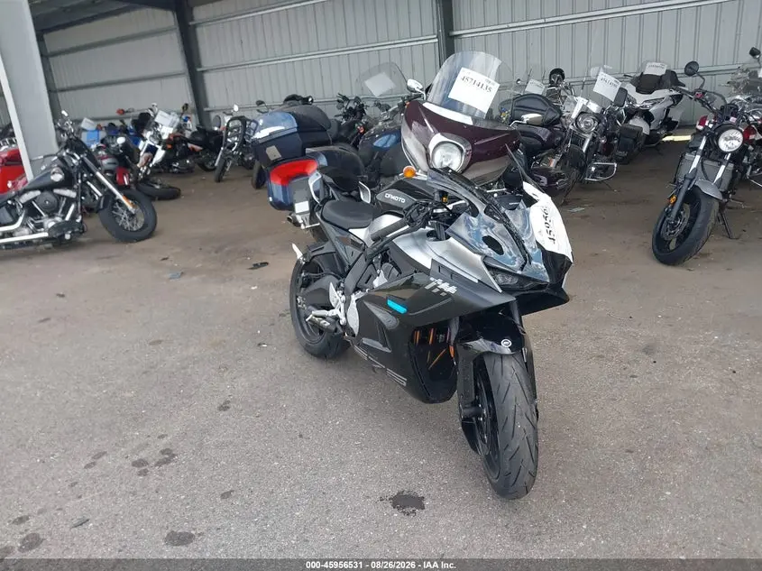 2025 Cf Moto 675ss