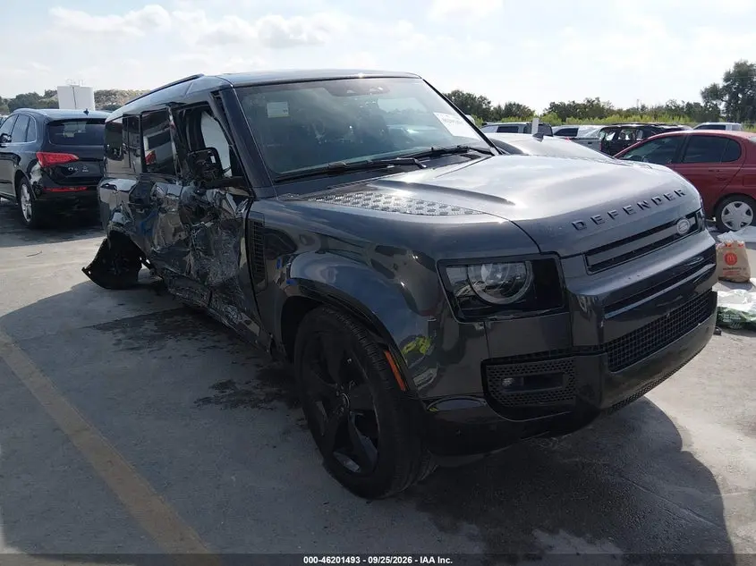 2025 Land Rover Defensor 130 P400 X-Dynamic SE