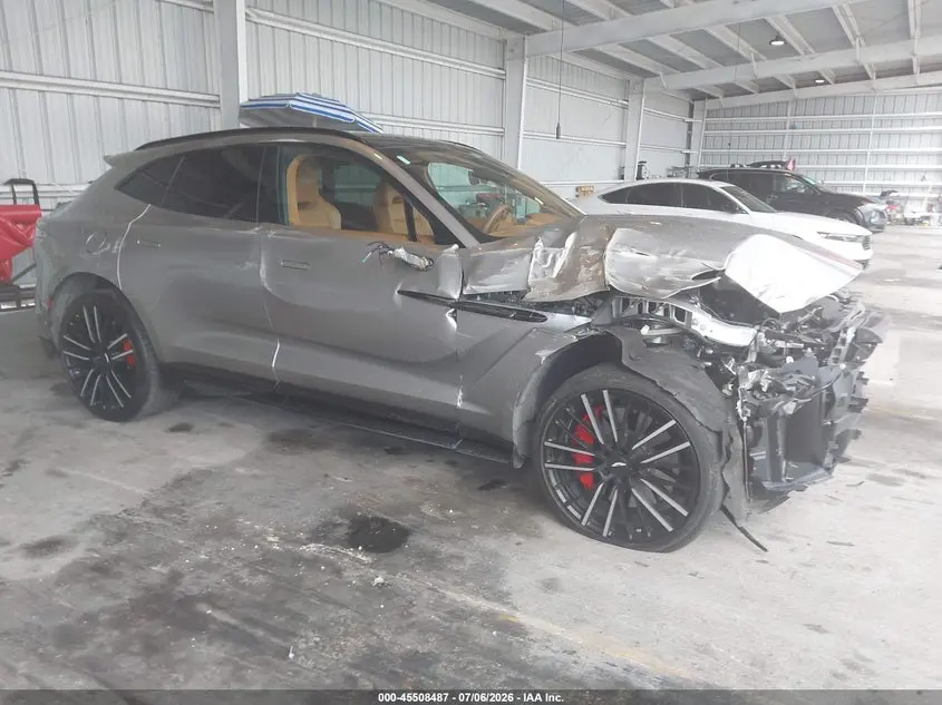 2023 Aston Martin Dbx 707