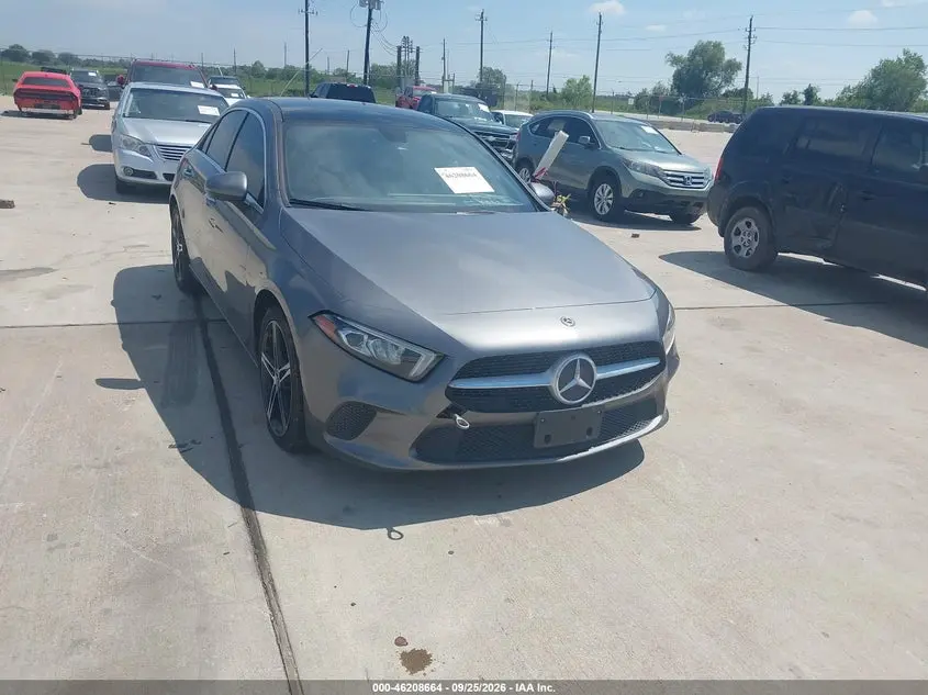 2020 Mercedes-Benz A 220