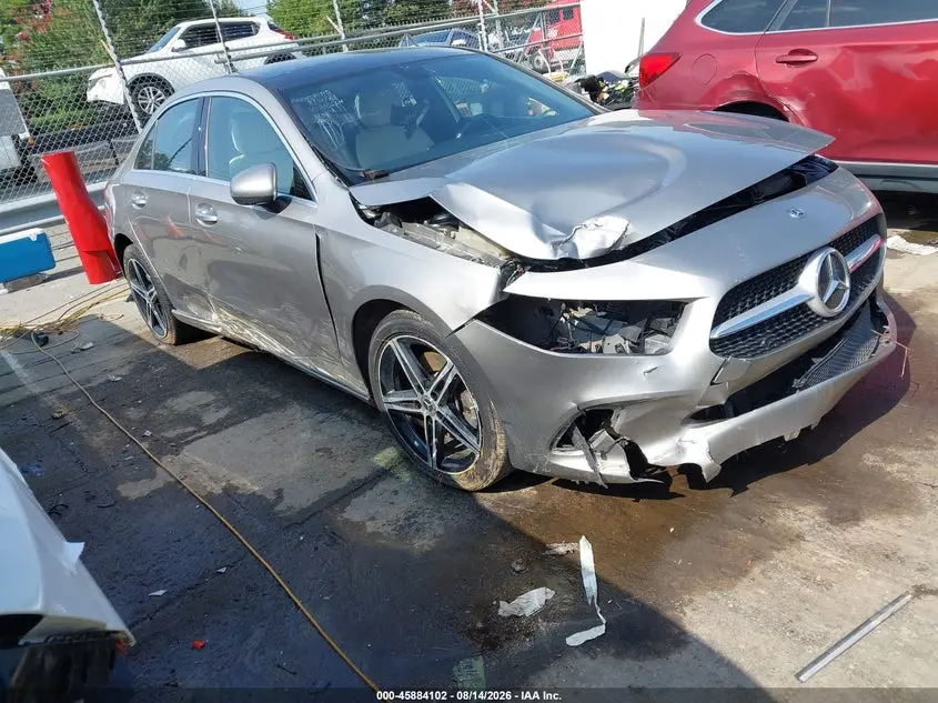 2021 Mercedes-Benz A 220