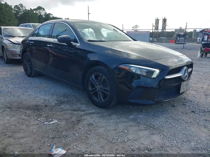 2020 Mercedes-Benz A 220
