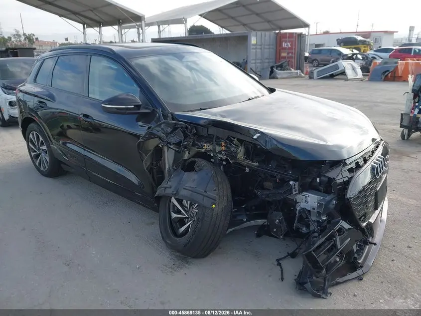 2025 Audi Q6 e-tron Premium Plus quattro