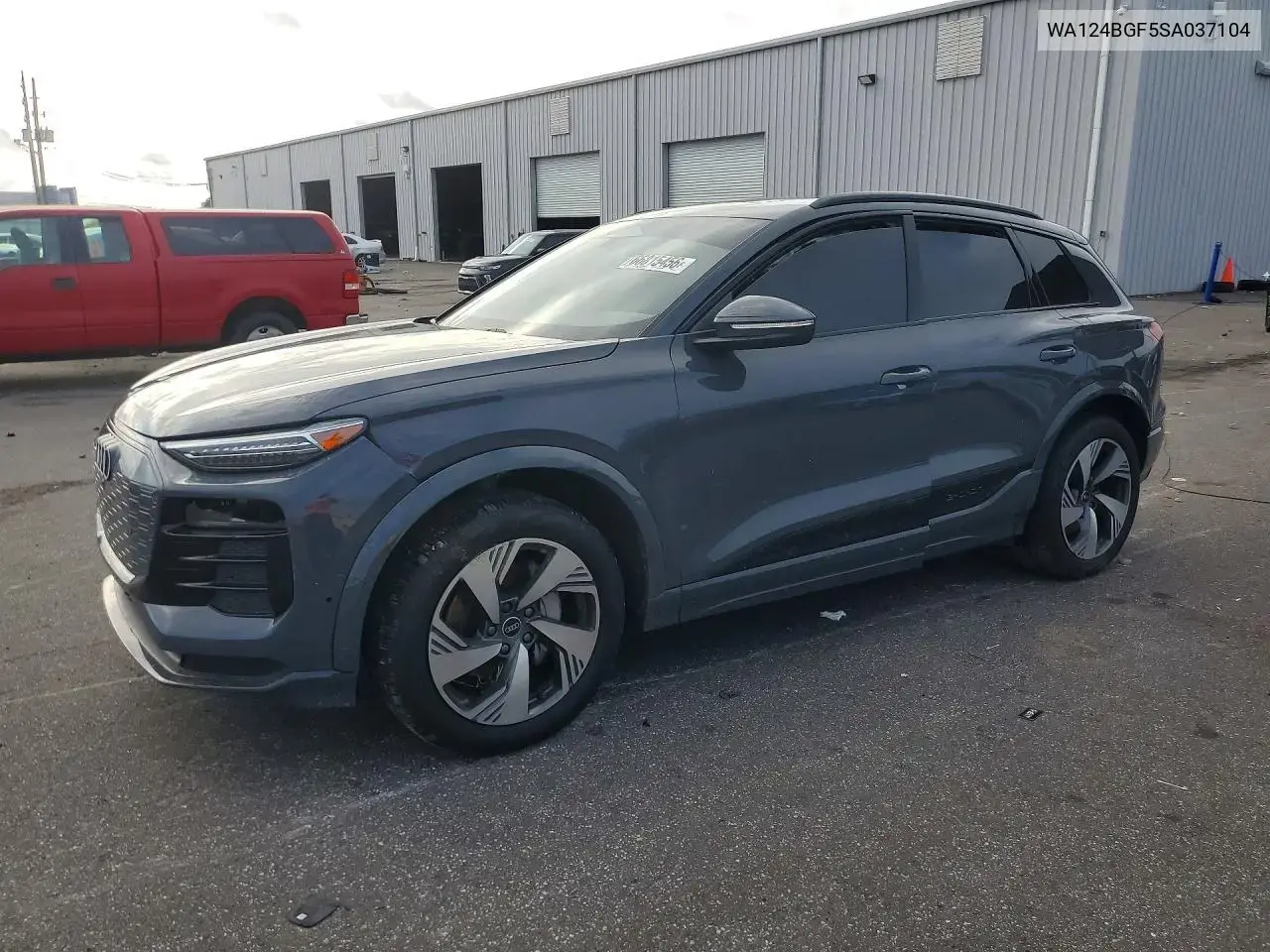 2025 Audi Q6 e-tron Premium Plus