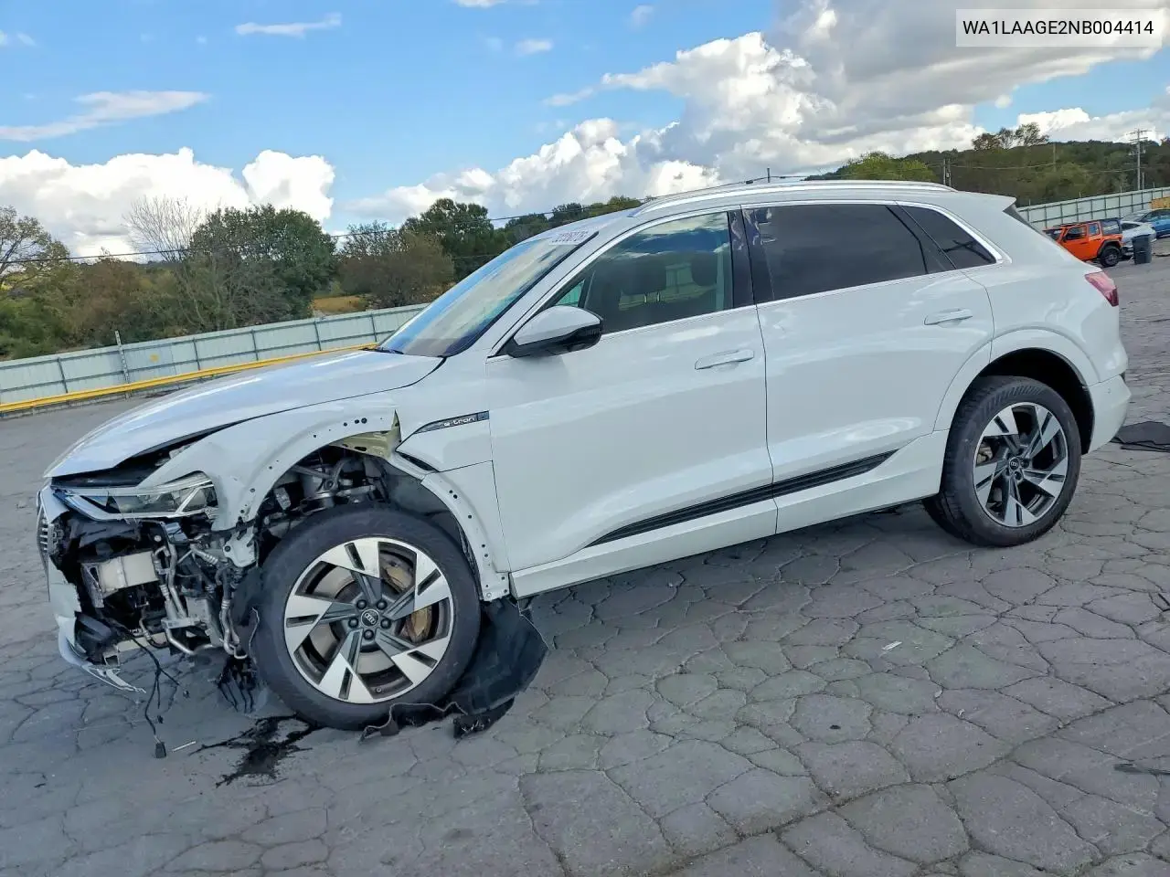2022 Audi e-tron Premium Plus