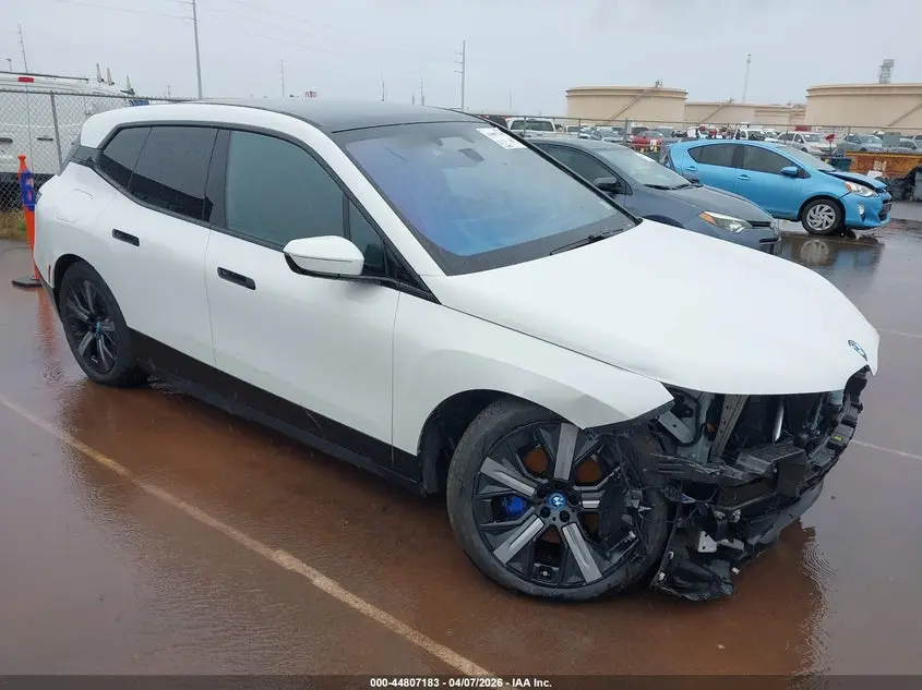 2025 BMW iX xDrive50