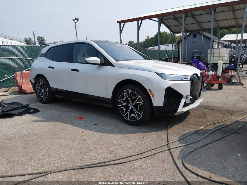 2025 BMW iX xDrive50