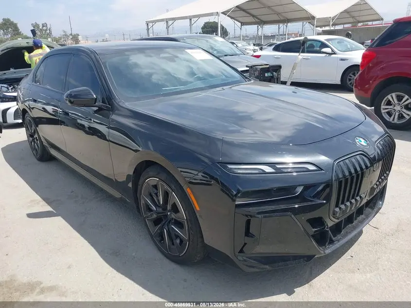 2025 BMW 740i