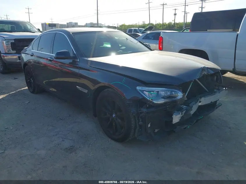 2015 BMW 740i