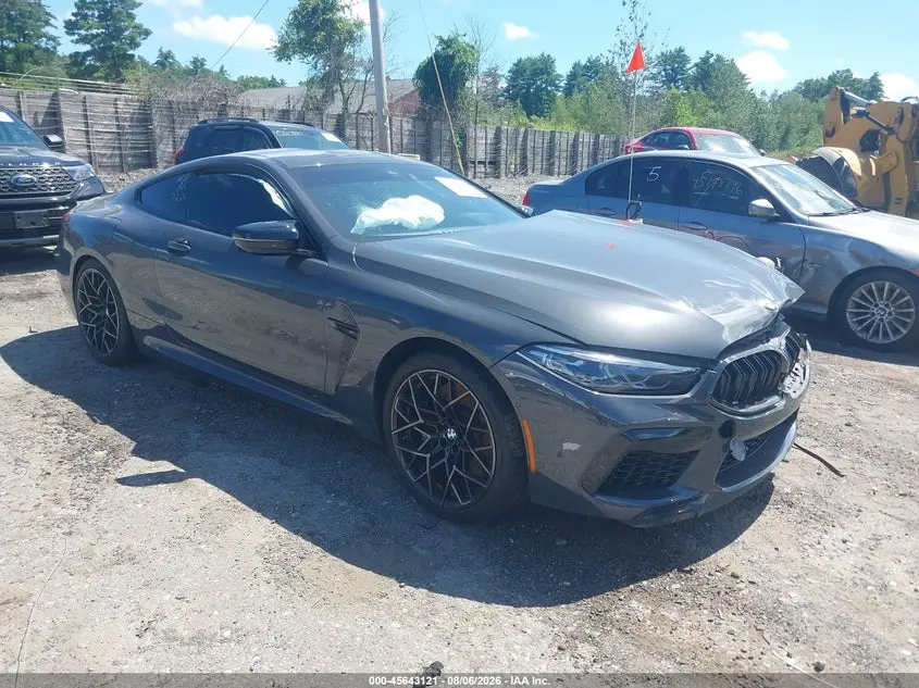 2022 BMW M8 Competition