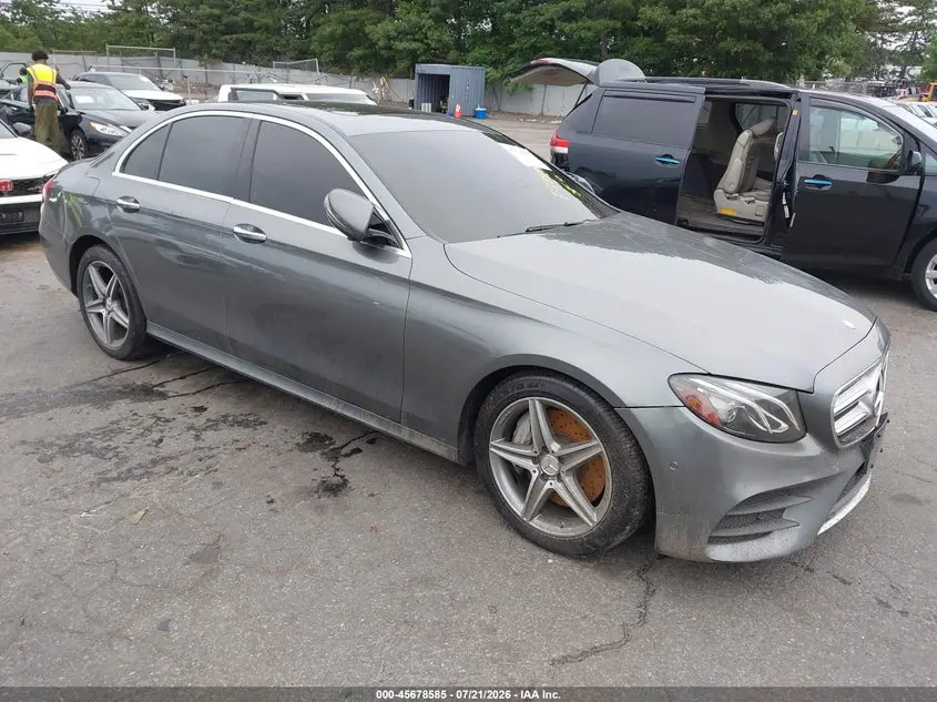 2017 Mercedes-Benz E 300 4MATIC