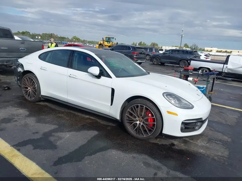 2023 Porsche Panamera 4S