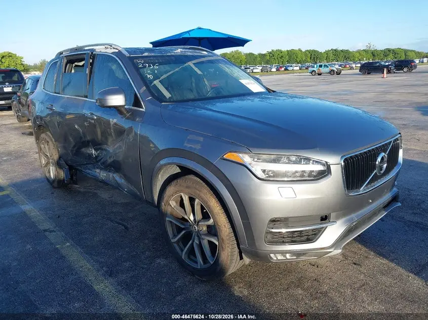 2017 Volvo XC90 T5 Momentum