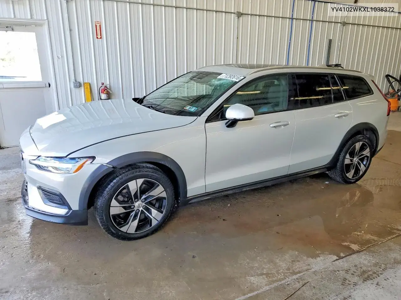 2020 Volvo V60 Cross Country T5 Momentum