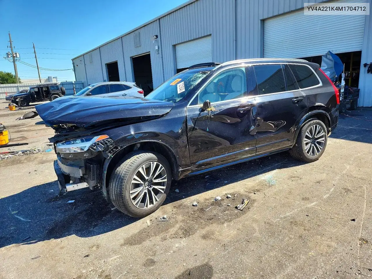 2021 Volvo XC90 T6 Momentum