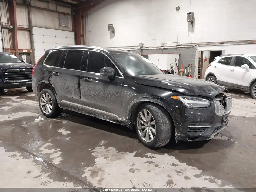 2017 Volvo XC90 Hybrid T8 Inscription