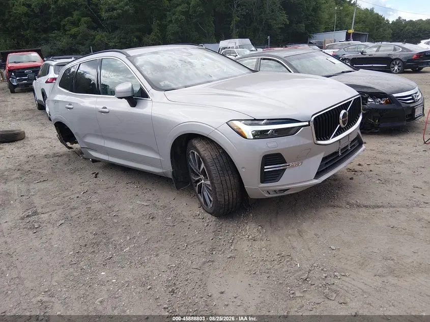 2022 Volvo XC60 B5 Momentum