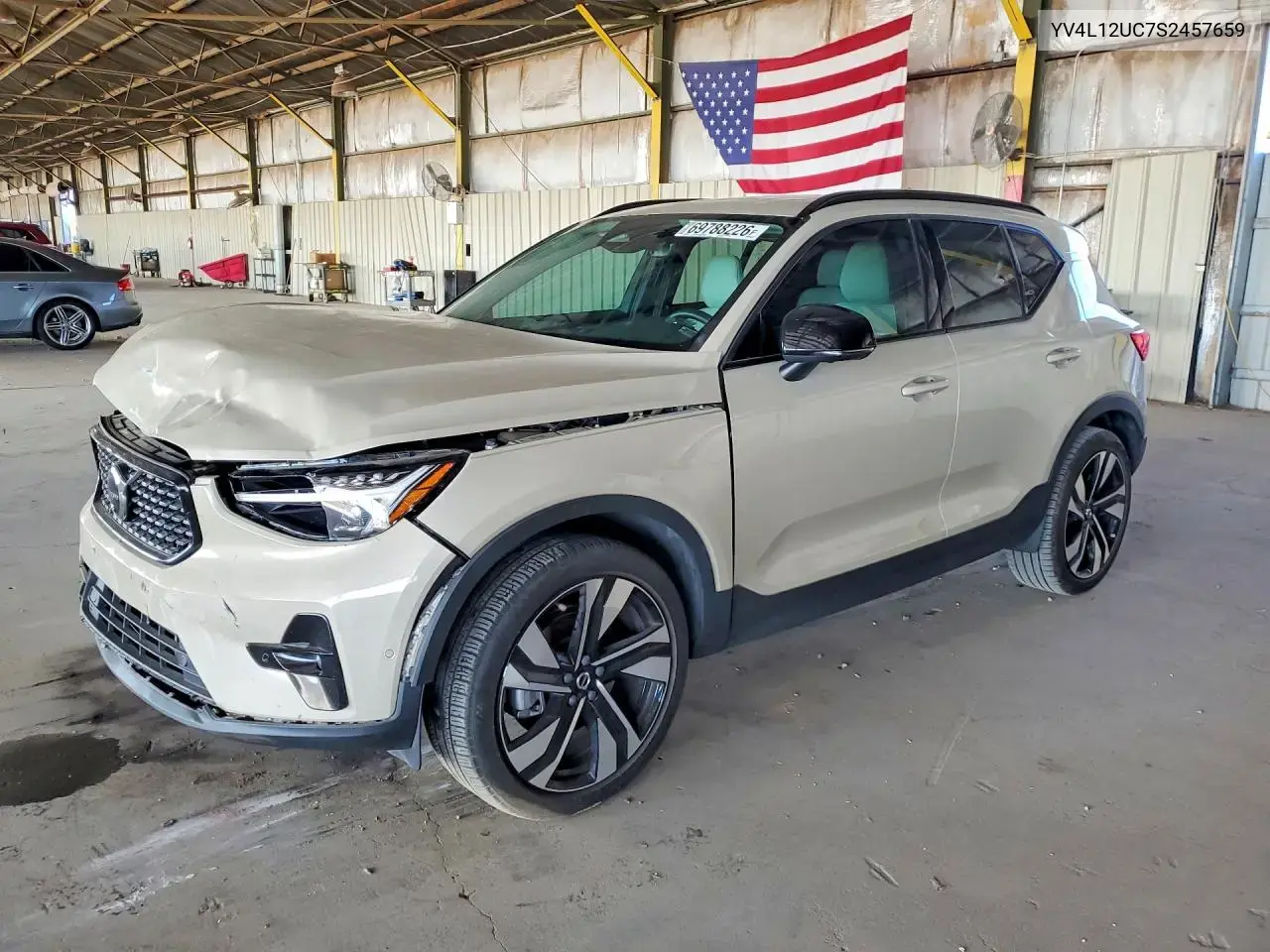 2025 Volvo XC40 Plus