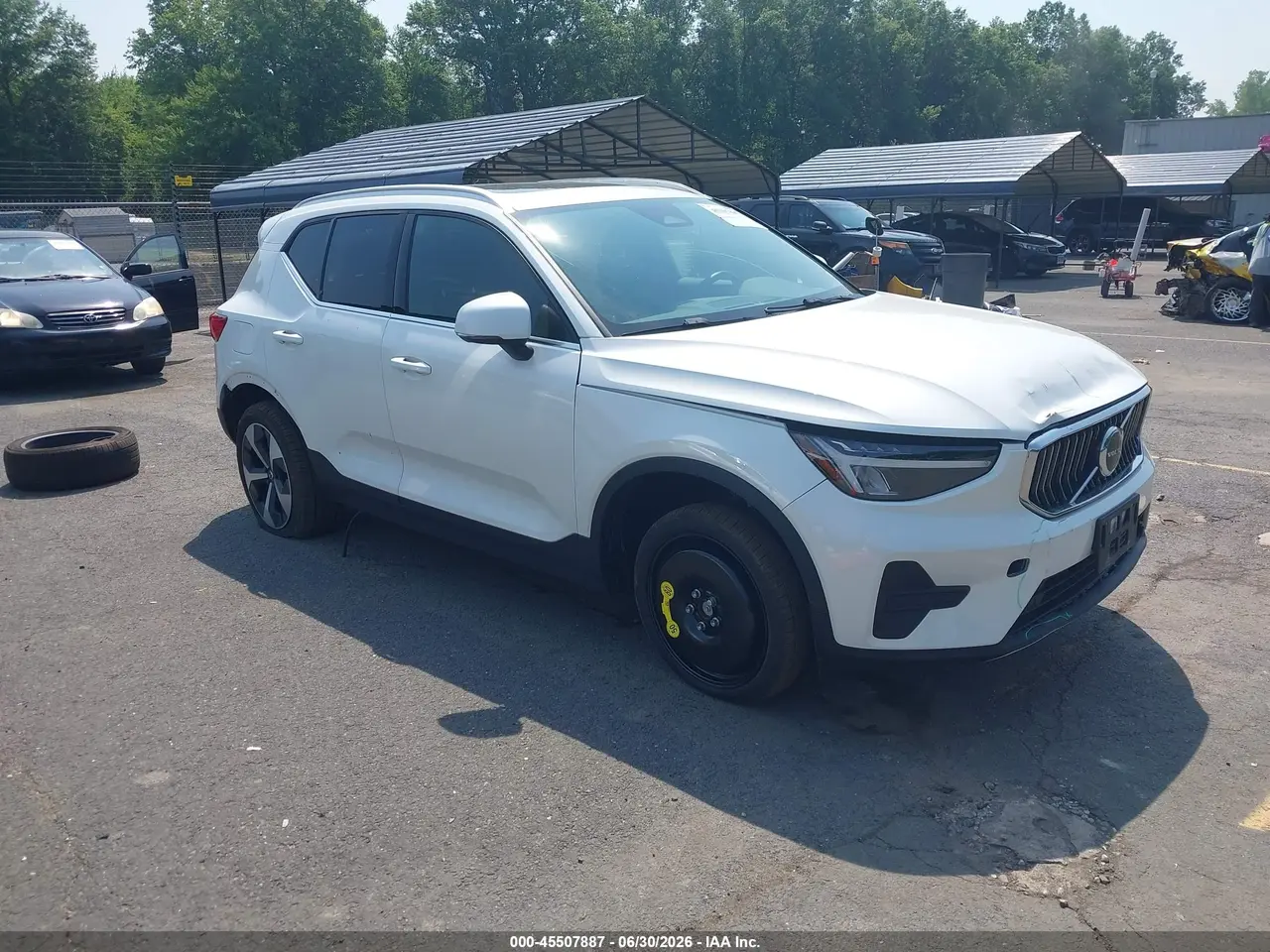 2025 Volvo XC40 B5 Core Bright Theme